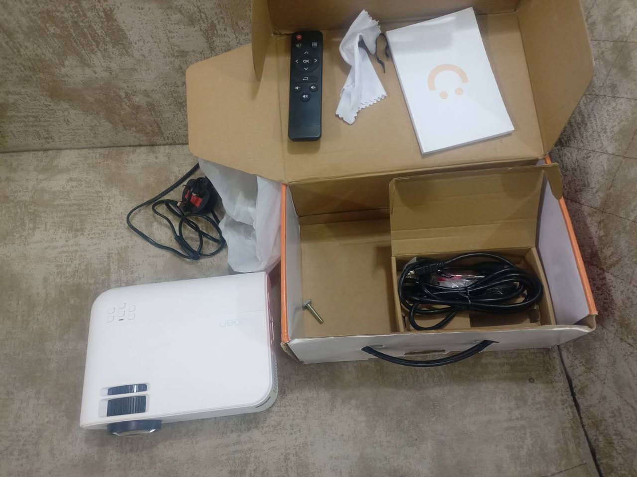 داتاشو نوع Yaber..
واي فاي...
جديده... 
مع شاشه عرض حجم  45 بوصه حديد منضديه وتعليك ...
السعر 50 ...


**إذا كنت صاحب هذا الإعلان وتريد حذفه لأي سبب، رجاءا أرسل رسالة إلى الدعم الفني**