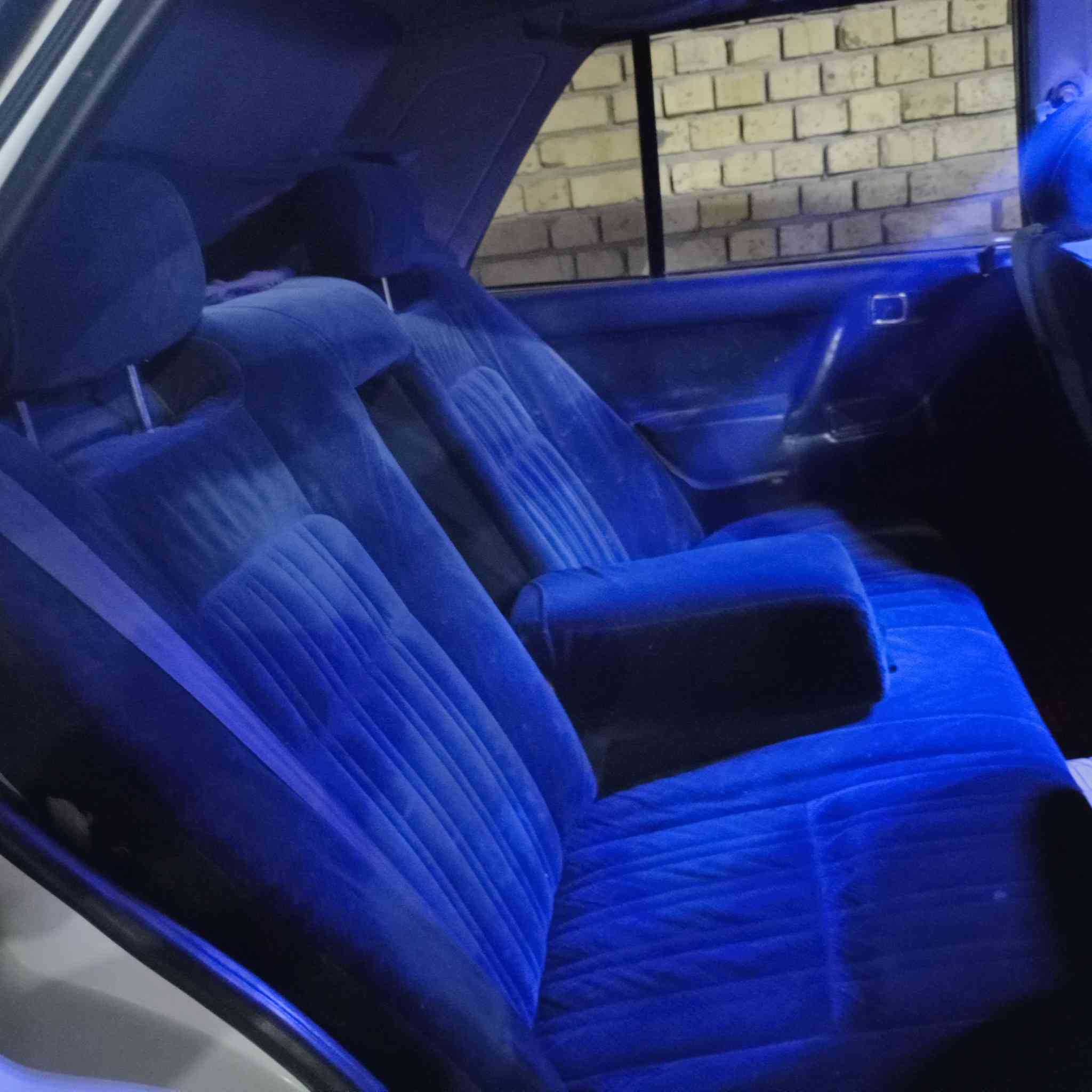 السلام عليكم سيدان 1990 للبيع ياباني حداديه كاملة  المكينه ونجي تبريد شغال رقم انگليزي بدون حادث سنويه جديده بأسمي المكان ناصريه سوق الشيوخ السعر خاص على الرقم ***********
