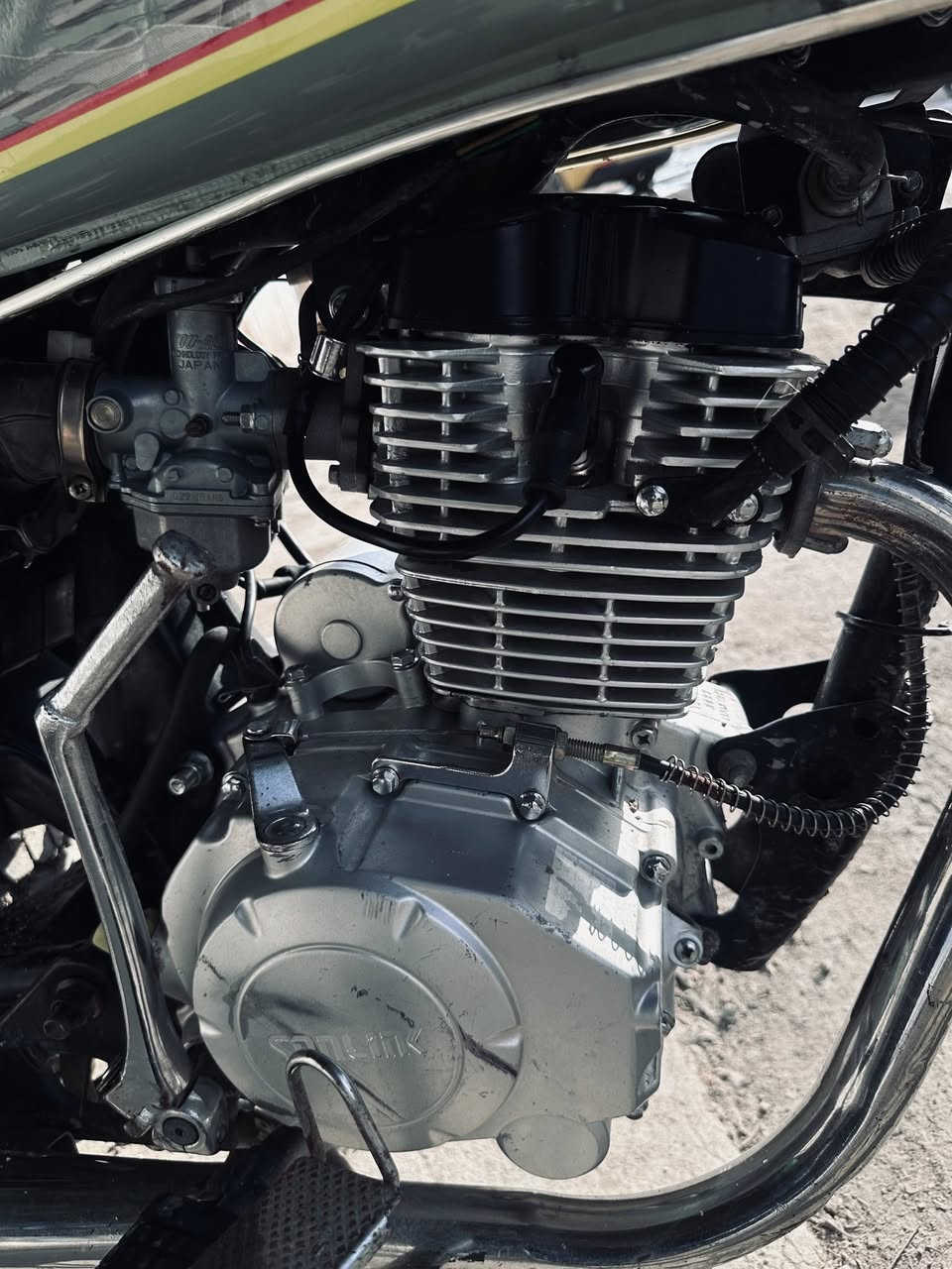 سلام عليكم دراجه شاينك موديل 2023 مكفوله كفاله عامه اوراق كامله  امانه الله مكينه خير من الله زوج تايرات جديد ملف جديد مع الصندوق سعر 650 وبيهه مجال مكان الدراجه بغداد الحبيبيه رقم الاتصال :***********
