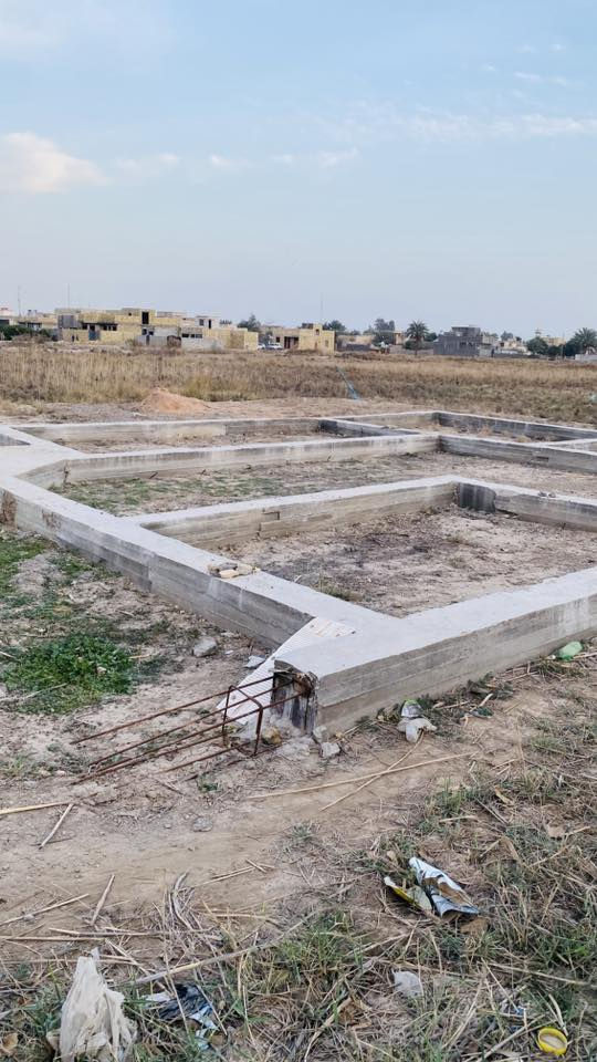 السلام عليكم عرصه زراعي للبيع 250 م بيه رباط خارج حدود النفط ***********
غرفتين ٦في ٤

صاله ٨ في ٤ 

استقبال ٨في ٤ 
مطبخ ٥ في ٤ 
صحيات ٢ في ٢ داخليه وخارجيه
