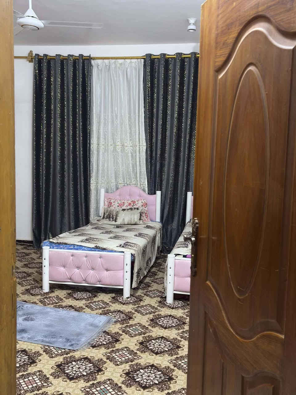 بيت للبيع سفحه الثانيه مطلوب مبادره 85 قصده الشهري395 مقدمه 50وبي مجال يتكون من غرفتين وصاله واستقبال ومطبخ وترك ومنور 
واتساب ***********
