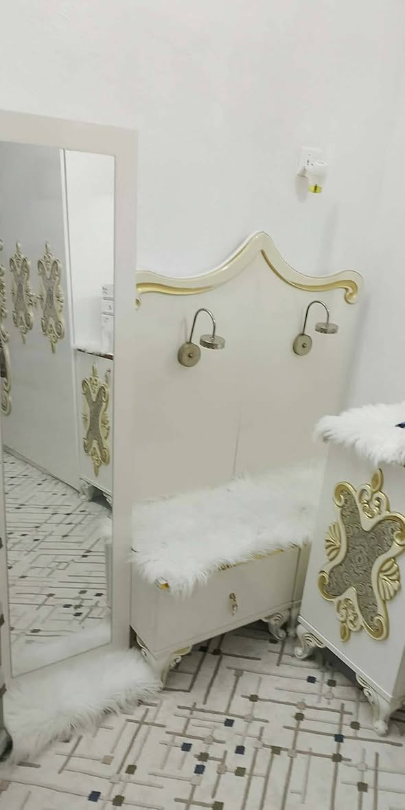 السلام عليكم غرفه نوم تركي 7قطع نضيفه حيل مكاني حي العربي سعر 400ومجال ***********وتساب
