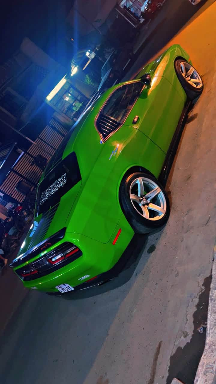 السلام عليكم جالنجر اخضرية اصل v6 3600 موديل 17
مكفولة كير مكينة اكسل لغد شاصي 
حادثهة باب وجاملغ يعني بجم كبس بس صار بيه صبغ 5  قطع اثر شخوط 
رقم جديد انكليزي سنوية باسمي 
هزة جديدة 
عليهة كزوز بور صوتة يخبل    بوابات يعجبك تفتح صوت يعجبك تسدة  
برمجة ايكل مفتوح عداد للاخير وفصلة  وطلقات 
مشتغل داخل يم حسين شمارة غرفة كاملة 700$ حتة مخدات بيهة غرفة نوم مسويهة 
سقف روز 
ماشية 115 الف 
ماطاب بيهة بانزين عادي ابد ودهن قبل ستحقاقة السيارة انطي بيهة تراي ال المانيا 
تبريد ثلاجة خير مــטּ الله 
ادامة جديدة 
بلكات جديد
نوزلات جديد 
تنضيف غرفة الاحتراق بلكامل 
السيارة ب اسمي تحويل كبل وما عليهة اي غرامات 
عنوان بغداد حي الشباب 
***********
