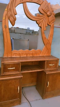 ميز تواليت • نضيف • ما بيه اضرار