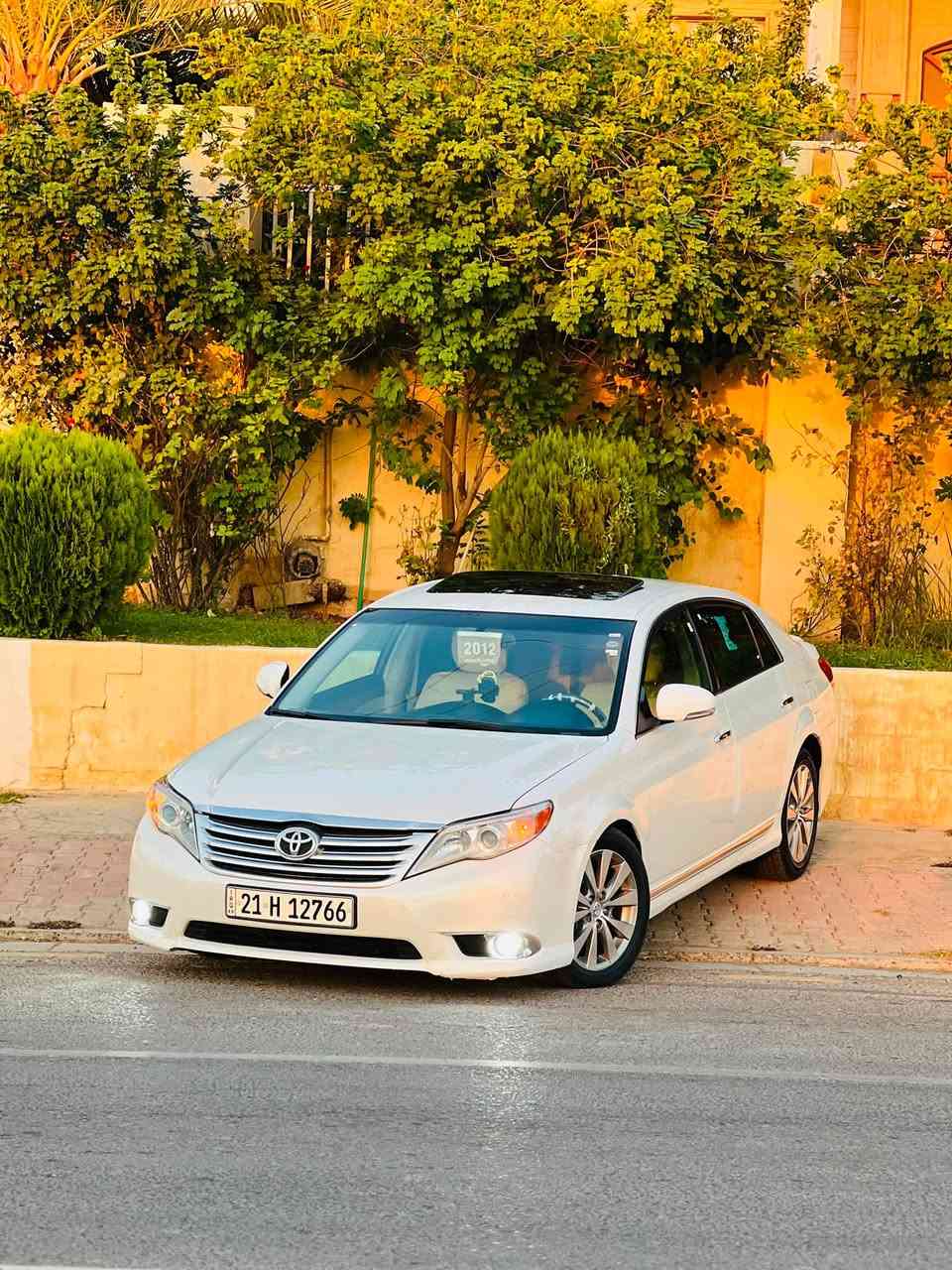 للبيع تيوتا أفلون 2012 خليجي• كفالة عامة، ما عدا شبرين بالباب الخلفي، والباقي كله كفالة.
 • فل مواصفات، داخلية قبق أسود مرغوب.
 • الممشى: 150 ألف كم حقيقي.
 • المحرك والگير شرط بدون فتح وبدون أي صوت.
 • السيارة أمامية كاملة، وتم تبديل القطع الاستهلاكية بالكامل (نوزلات، بلكات، فيت، بمب، وغيرها).
 • تم تبديل دهن الگير وصيانتها أولاً بأول.
 • استخدام شخصي وعلى يد واحدة.
 • السيارة باسمي، والسنوية مجددة، وكل شيء جاهز ولا تحتاج أي مصروف.
 • سيارة نظيفة جدًا ومناسبة للباحث عن سيارة استخدام.

📍 الموقع: صلاح الدين – الضلوعية (الجبوري)

💰 السعر: 18,800 دولار (قابل للتفاوض بالمعقول بعد المعاينة).

📞 للتواصل: ***********
