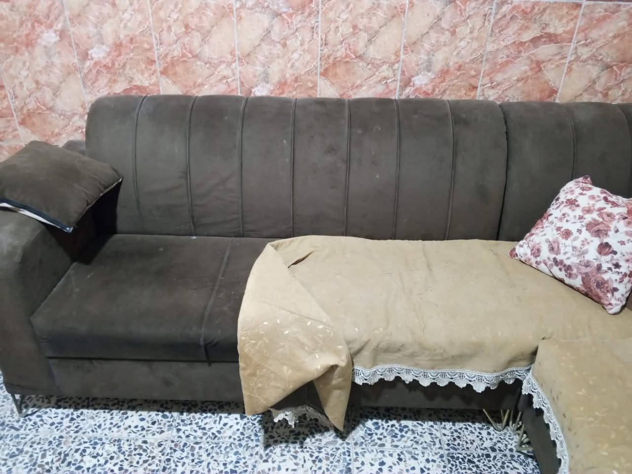 سلام عليكم تخم للبيع سعره 250 وبي مجال عنوان بغداد الكمالية


**إذا كنت صاحب هذا الإعلان وتريد حذفه لأي سبب، رجاءا أرسل رسالة إلى الدعم الفني**
