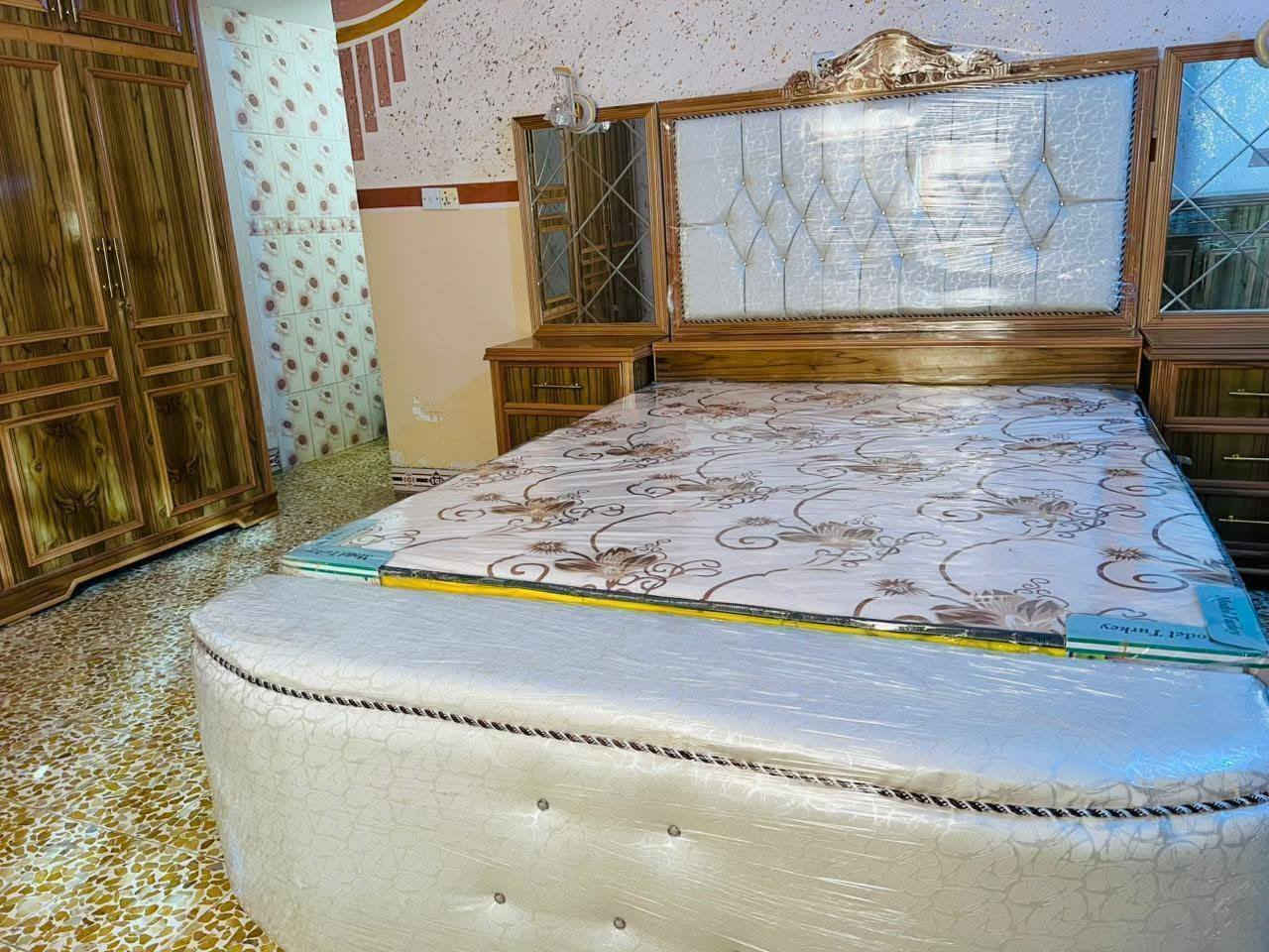 #قسط_غرفتك_براحتك
✔️ ويانا مدة التقسيط سنة و نص بدون مقدمة على منصة اقساطي
✔️ لحاملي ماستر كارد الرافدين من الموظفين و المنتسبين و المتقاعدين
✔️ يوجد فصال حسب الطلب
✔️ يمكنكم استبدال غرفكم القديمة بغرفة جديدة وتقسيط الفرق
✔️ غرف نوم باحدث الموديلات من خشب الصاج
📌العنوان : الموصل / الجانب الأيمن / الصناعة القديمة / اليابسات 
📱كورك :*********** (يوجد واتساب)
📱 اسياسيل  ***********(يوجد واتساب)
