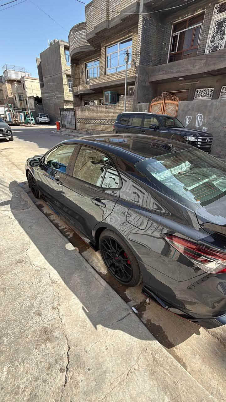السلام عليكم
كامري 2024 

اللون اسمنتي 

TRDسته سلندر 

بدون حادث كلين 
للاتصال ***********
عداد المسافات 9500 ميل
