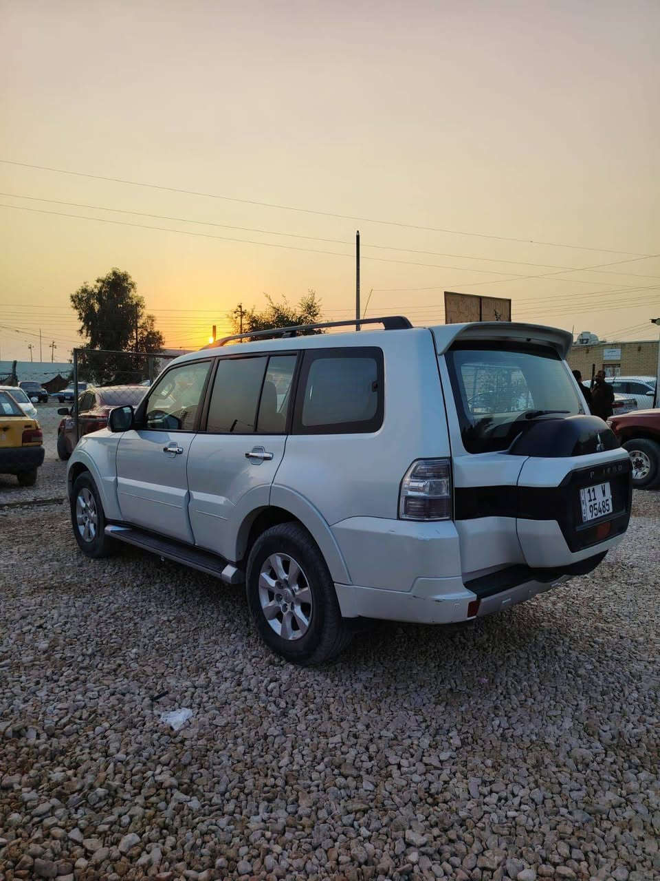 للبيع بايجيرو موديل 2016 السياره جديده بسمنه السعر 200 ورقه او مراوس اب لاندكروز 13 للاستفسار الاتصال على الرقم *********** مكان السياره نجف
