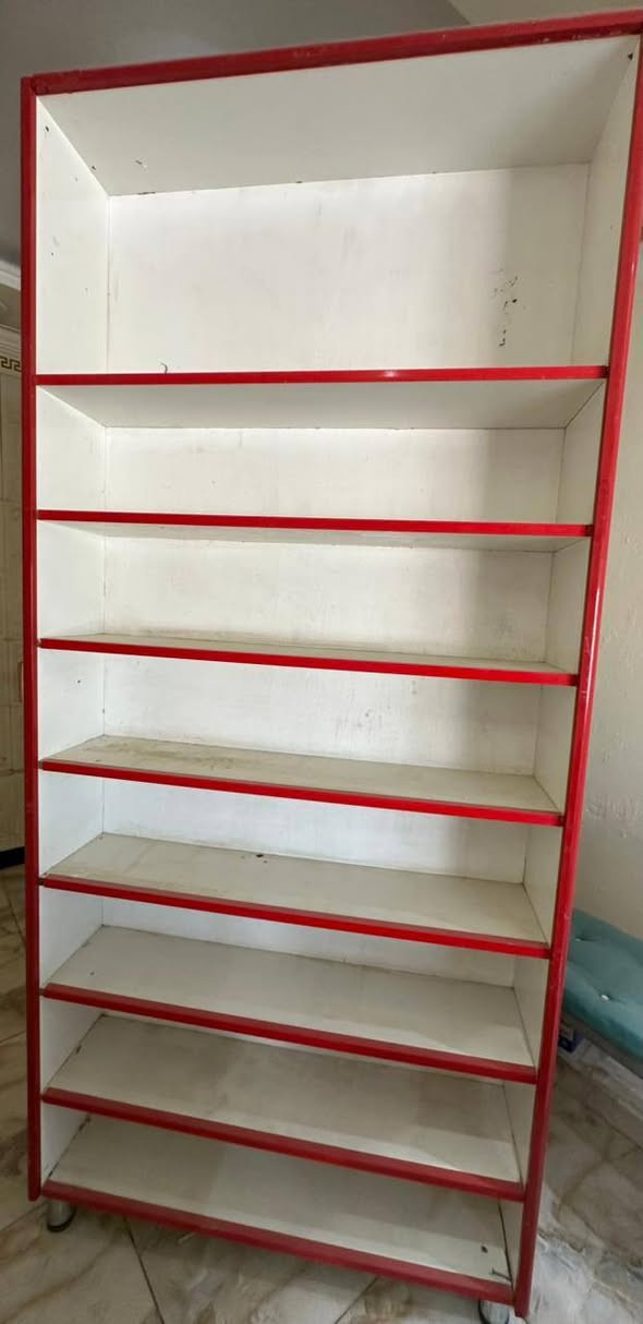 أغراض محل كامل مال موبايلات رفوف ميز البيع مكان عل شط يم فرع السيد غازي أو منطقة الكربلا ئي يم المسبح عفك الاستفسار اوتتصل ***********
