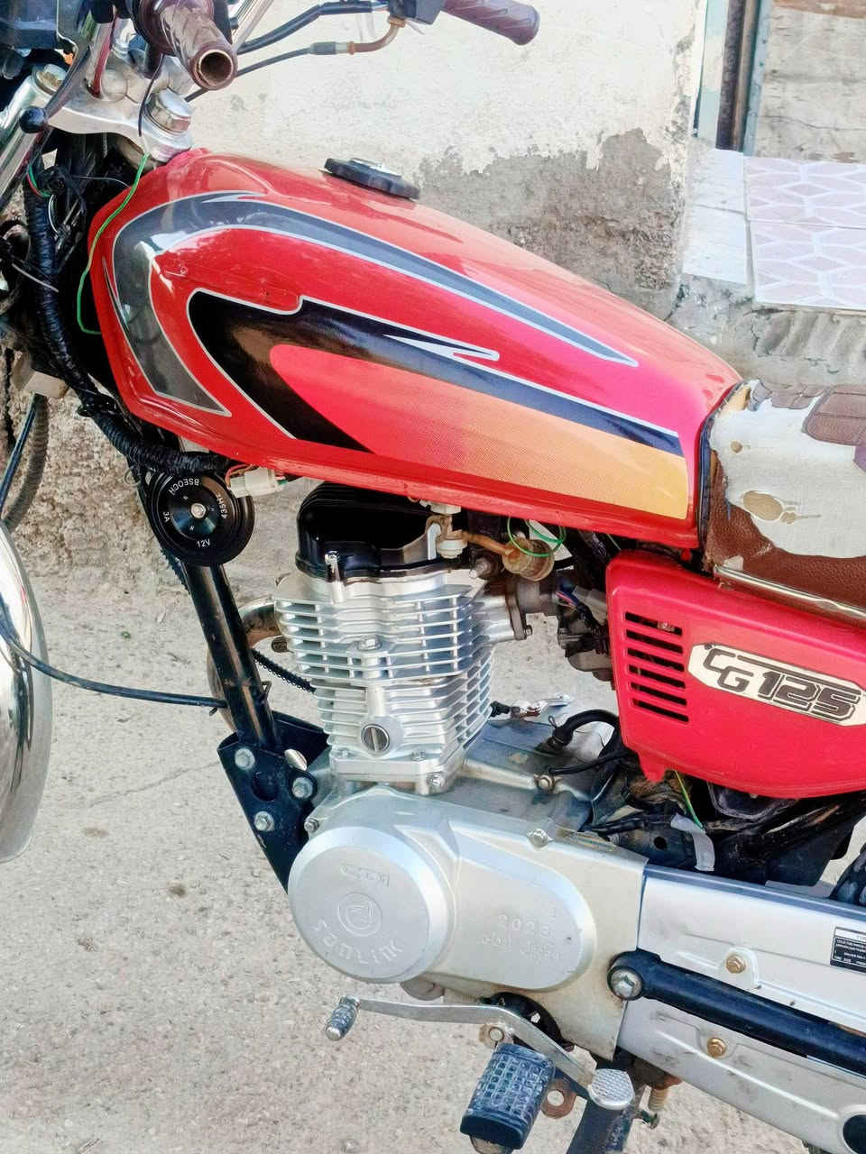 سلام عليكم دراجه موديل 23تايكر  محرك 125ccخير من الله شلعه فول مكاني واسط سعره امناسب اوراق اسكنر سعره 500 او بيه مجال الطيبين رقمي *********** واتساب موجود
