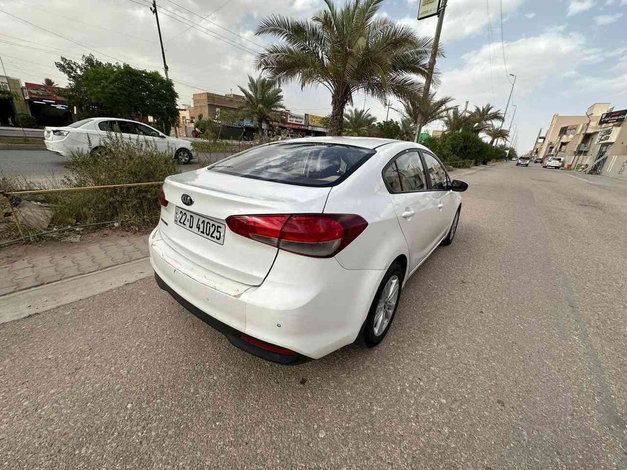 سلام عليكم سيراتو للبيع مديل 2017خليج
السعر 118وبيه مجال
رقم أربيل الجديد تريد وكالة اوتحويل موجود
المواصفات العاديه مال السيراتو 
مكفوله من الصبغ والتبديل 
 بيه حالوب بصيط 

رقم الهاتف(***********)
ملاحظة غير متواجد على الفيسبوك النجف, العراق
