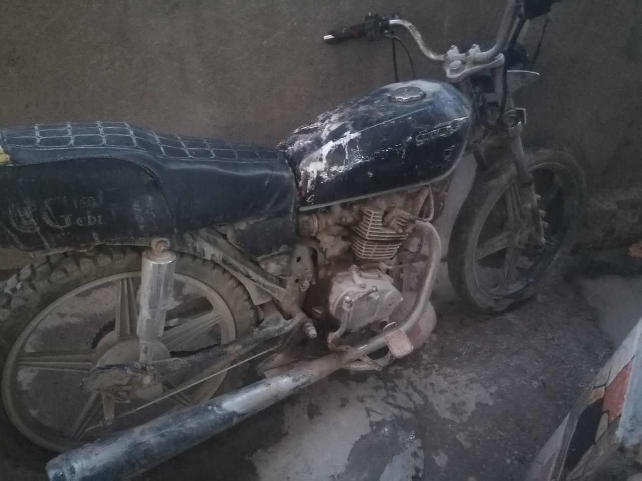 السلام عليكم دراجه ايراني خمسه قير شغاله في الشمابيها بس بس الصينيه يعدلها تبديل   السعر 125 رقم الكورك بي واتساب *********** ***********
