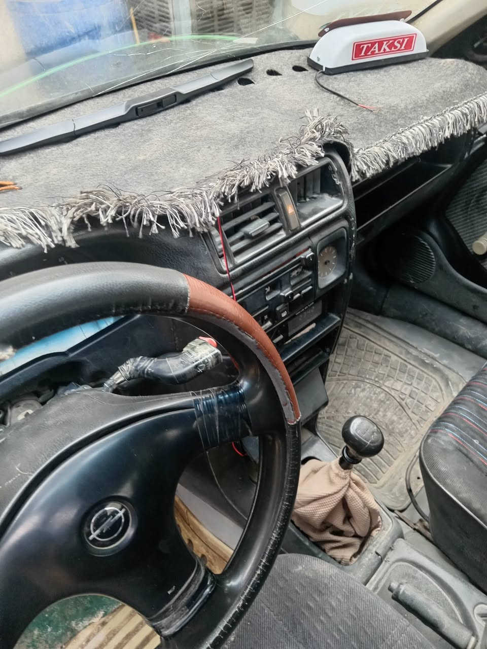 مكلف بالنشر فكترا للبيع بغداد بأسمي جاهزه كير ومحرك وصدر غرفة نضيفه بطاين جدد السعر 29 وبيها مجال رقم صاحب السيارة ***********
