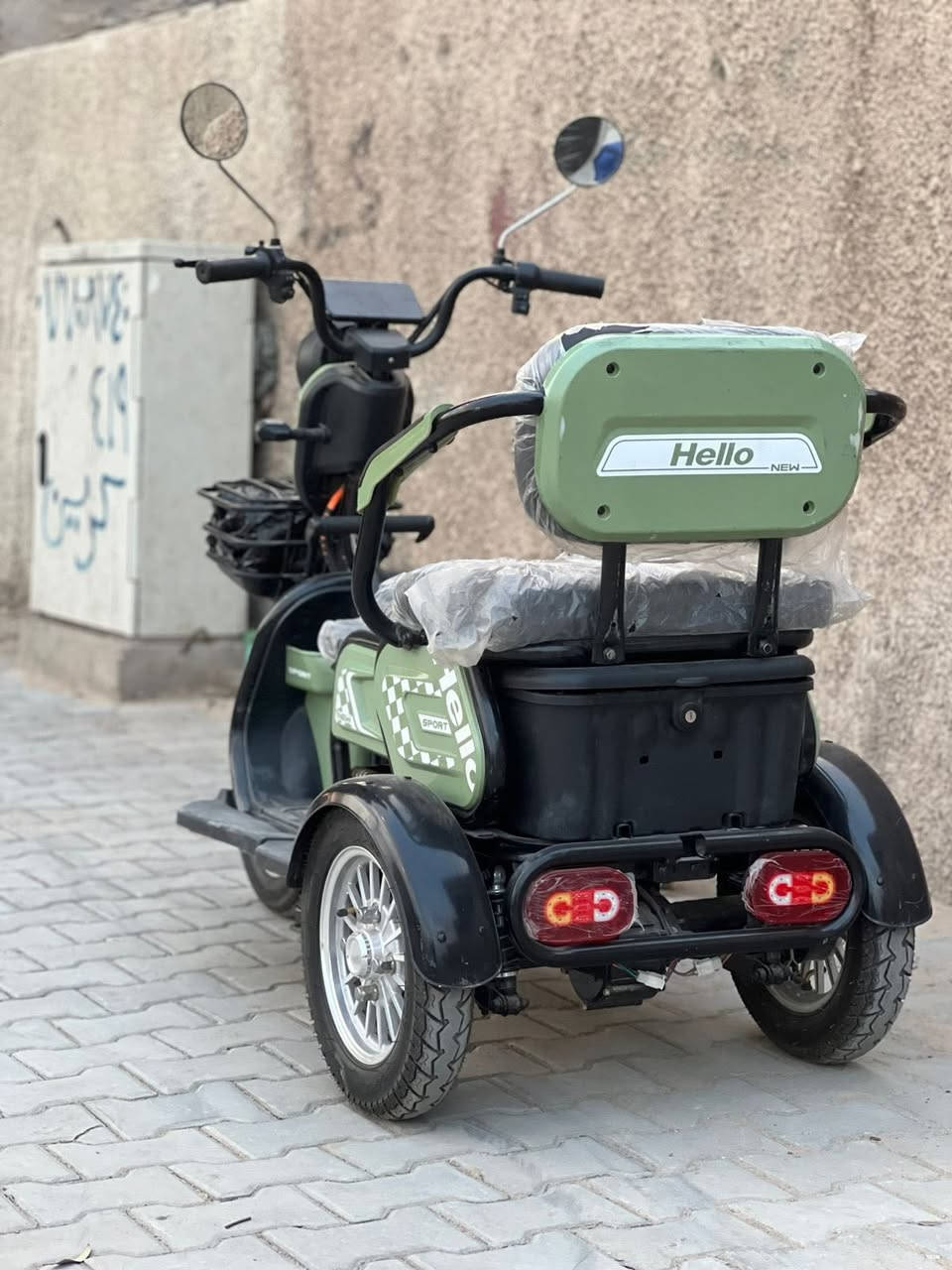 سلام عليكم شباب دراجه ثلاث عجلات اللبيع دراجه زيرو زيرو بعدها استخدامها 10يوم فقط وصل شراء موجود دراجه بعدها زيرو كل غراضها كامله وجاهزه تجي وتفحص وشوف بعينك كل عيب ونقص مابيها. مواصفاتها تخبل 

الموديل 2026
بطاريات 5دبل 
النوع 3عجلات 
السرع 1.2.3
المقاعد 3 ووصير ثنين وصير نفر واحد 
تشغيل عن بعد 
جهاز انذار السرقه 
تشغيل عن طريق الكارت 
بصمات سويجات كارتات كلها كامله 
بريكات 3 بل رجل وثنين بل أيد 
كرسي متحرك 
سله خلفيه وسله اماميه 
اشاير رباعيه
تايرات جوبلس 
بريكاتها بل مكان 
دراجه مشحونه 3 مرات فقط 

اي استفسار اتصال 
***********
العنوان بغداد
