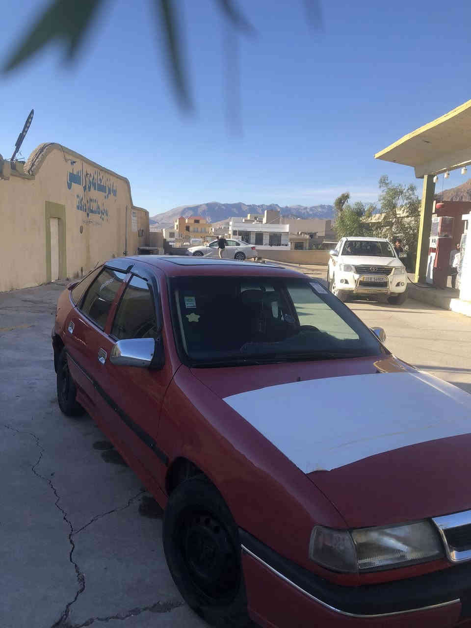 بە ناوی خودا 
ئۆپڵ ڤیکترا مۆدێل (٨٩) ئاڕم دهۆک مەکینە ٢٠ گێڕو مەکینەی بەشەرت کامل کارەبایاتی ئیش دەکات سعری ٢٦ گەڵاو مەجالێکی برایانا    ***********    شوێن ڕانیە
