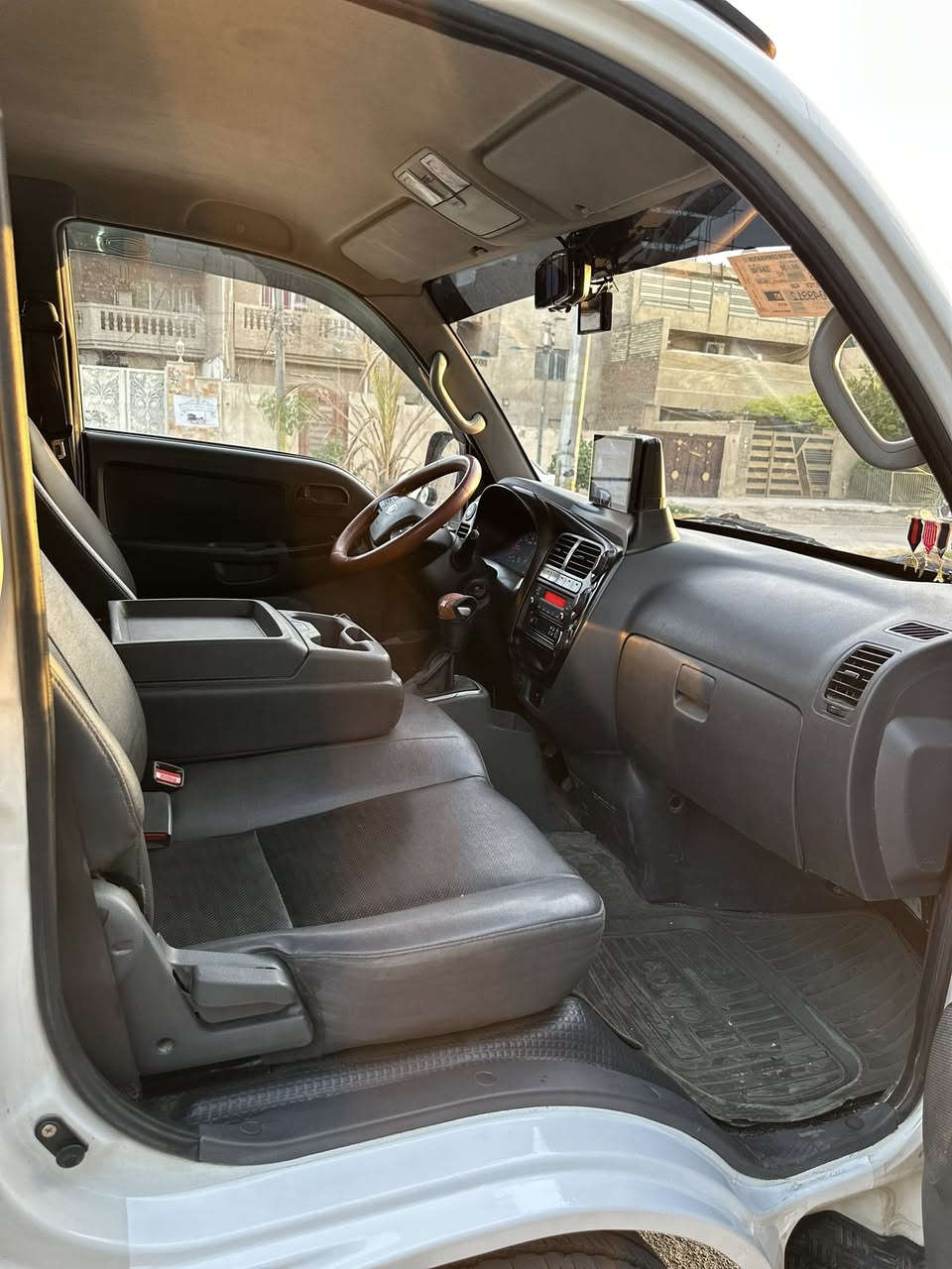السلام عليكم براد للبيع مؤديل 2020سياره جديده  6دكم فول مفطومه من ادبلوه ماشي 189 غير متواجد على فيس ***********
