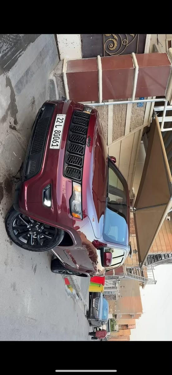 السلام عليكم جيب بلاك توب 
مديل 21
دفع رباعي 4x4

تايرات جدد

صدر امامي خلفي خير من الله

حادثه بنيد وچاملغ نفس لون مبدل وبنيد راجع نفسه بدون قطرت صبغ سياره
سياره اي نقص مابيه وجاهزه من كلشي
مكينه كير كله بشرط وممفتوح
سحبه كلش حلو سياره 
ستخدام شخصي على ايدي 

صور حادثه بل منشور ايرباكات كله سستم
اتصل وتدلل

رقم ***********
سياره ماشيه ٥٧
