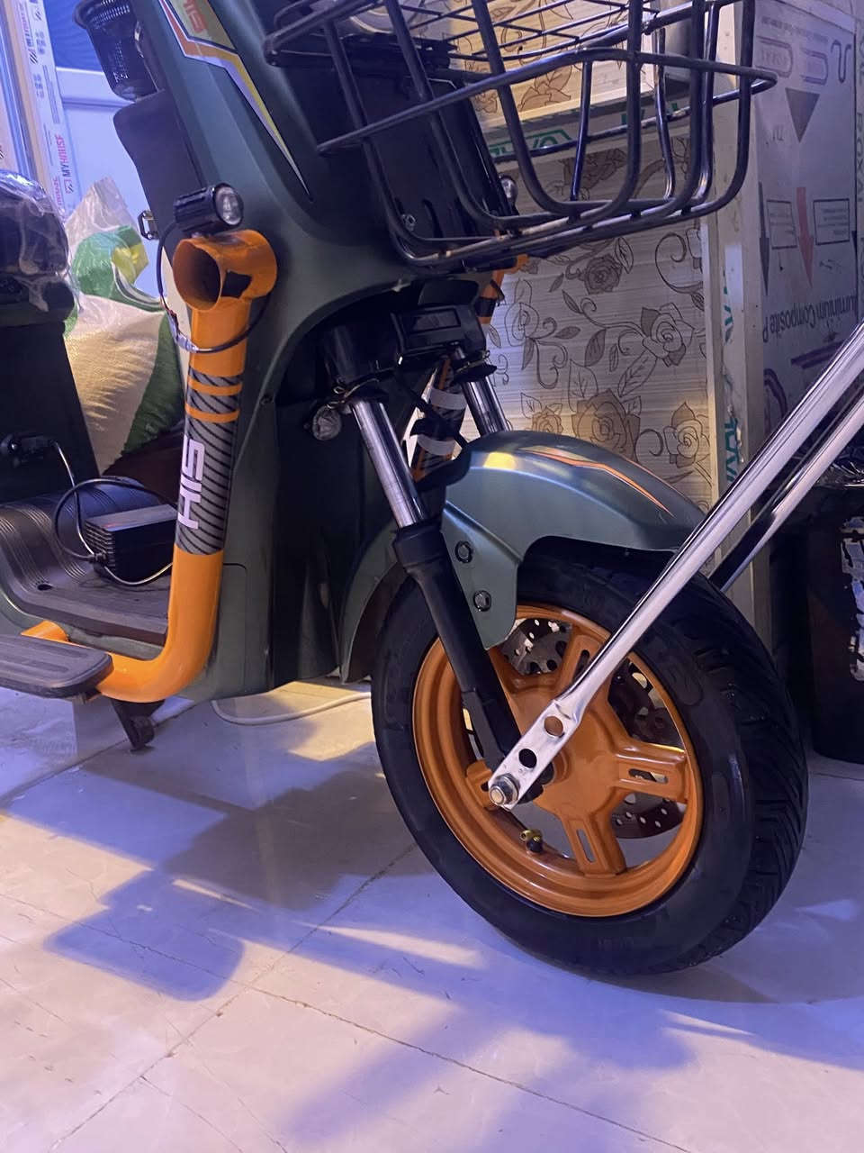 للبيع R9 pro صفر بطاريات 32امبير بريك دهن دبلات جديد كله جديد تايرات بصمه ماطور حيل نضيف سعر 450بي مجال للطيبين ***********
