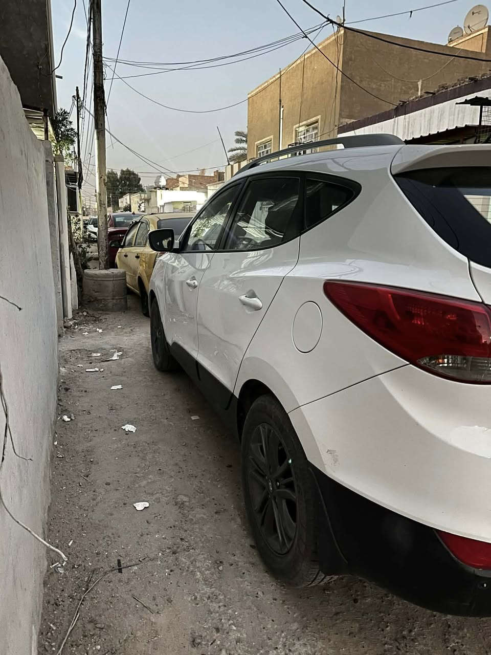 السلام عليكم توسان موديل 14
السونار كدامك واضح وجديد 
بأسمي وسنويه جديده للستفسار الاتصال ***********
عنواني بابل السعر 140 $
