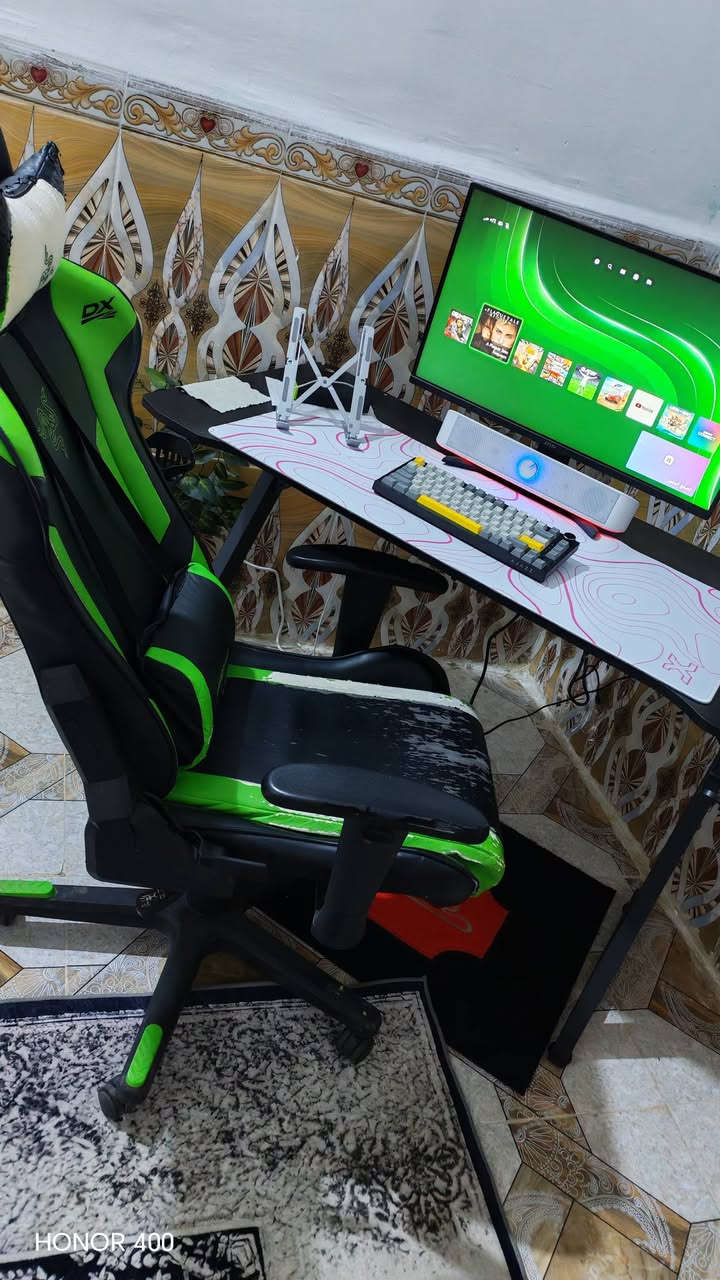 سيت إب جاهز 
سلام عليكم شباب 
عندي سيت إب جاهز 
شاشه msi 27 2k
ميز كيمنك RGB 120sm
كيبورد أجاز Ak820 pro فول مواصفات شاشه وRGB
سماعه مونيتر ريد راكون RGB
ماوس باد نوعيه ممتازه
كل الأغراض((استخدام شخصي أسبوع)) 
بس ضروف صارت 
 فقط الكرسي مستعمل  يحتاج قماش أو تلبيسة 
شباب السيت إب ابيعه كامل 
ب400 ألف وبيها شوي مجال


**إذا كنت صاحب هذا الإعلان وتريد حذفه لأي سبب، رجاءا أرسل رسالة إلى الدعم الفني**