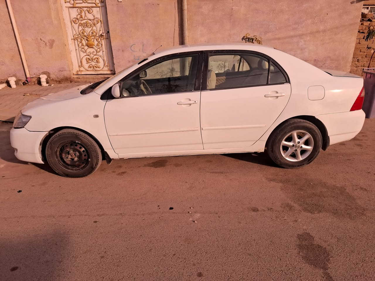 كورلا مديل 2006
كير محرك مكفلات بيها صبغ حزام حادث جاملغ السايق فقط 
شاشه كامره تخم تاير جديد محرك 1600 
مكان واسط كوت رقم *********** 
السعر 75 بيها مجال بسيط
