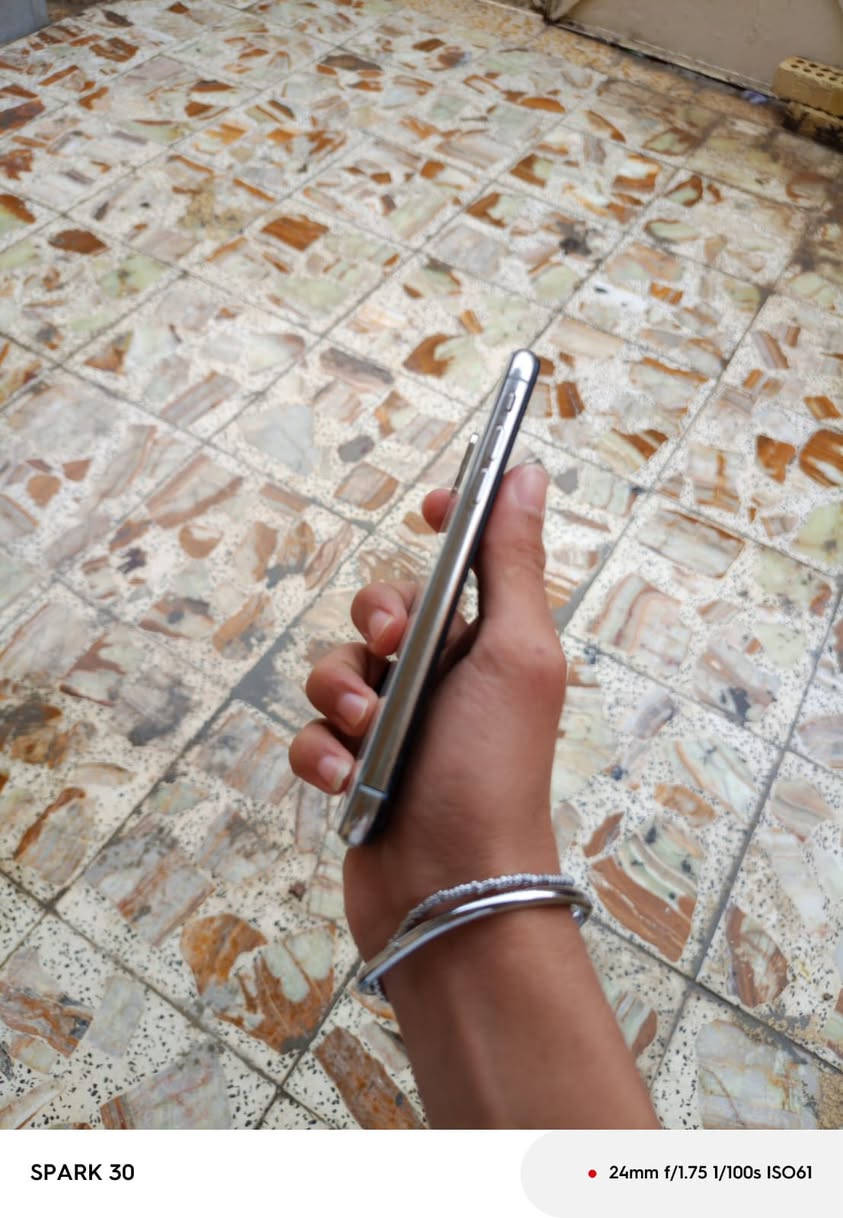 السلام عليكم عندي ايفون اكس اعادي نضيف الجهاز ذاكرة ٦٤ مادري شمبدل بي الجهاز الجهاز كله شغال عده السماعات متحركات مدري الجهاز اوبي فطر زغير مامبين الجهاز بعد كله شغال العنوان بغداد الامين الثانيه :رقمي ***********قيم وخذ بل يرضه بي لله
