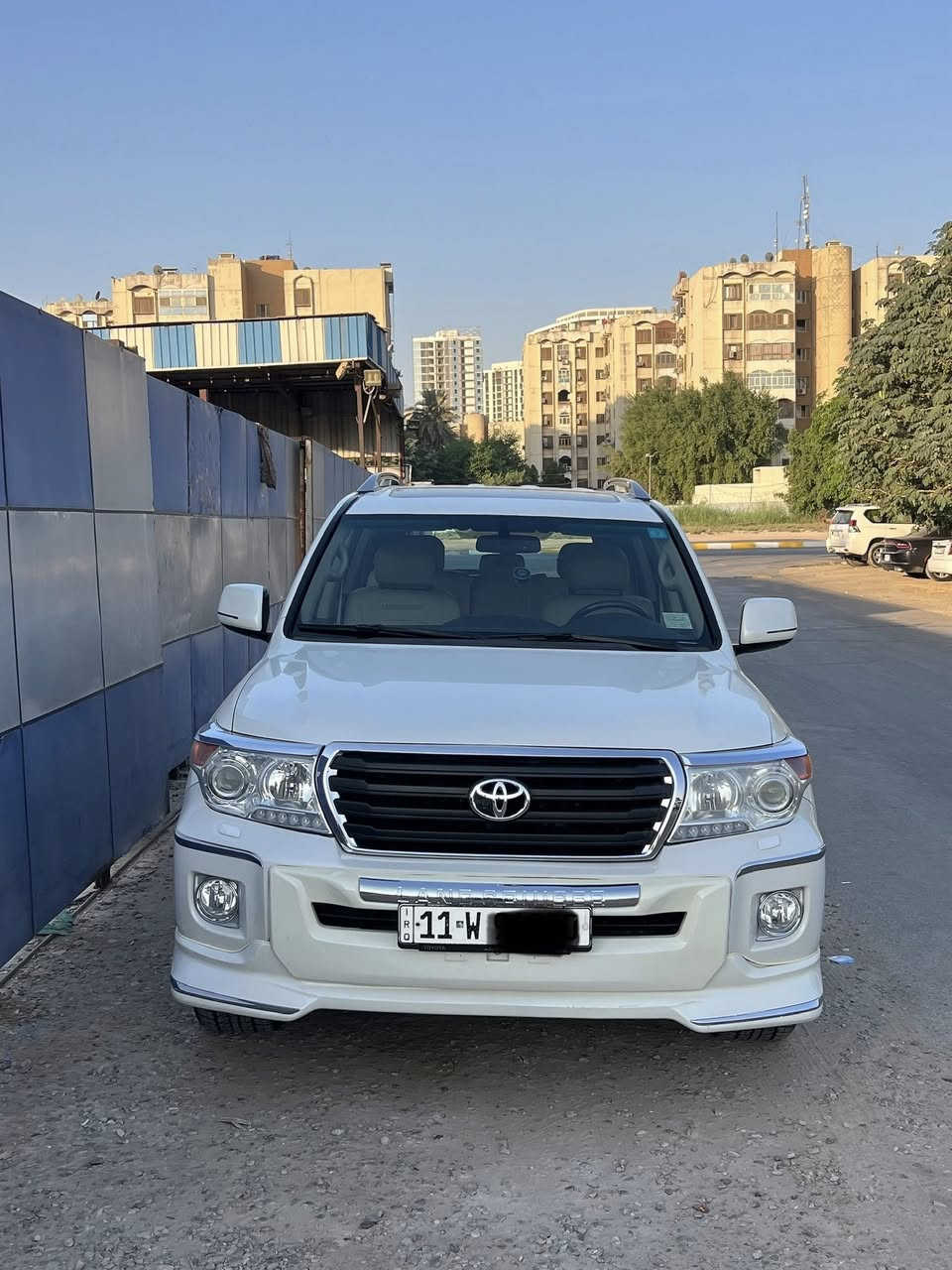السلام عليكم لاندكروز موديل 2011 ستينية اصل
محرك 4700 V8
رقم بغداد بسمي تحويل ثاني يوم  
مكفوله كفاله عامه من صبغ وبارد وتبديل والشخوط 
فول مواصفات
بصمه تشغيل
بصمه أبواب
أشارت ترحيب
فتحه سلايت
جام تصعيد تنزيل عل ريمونت
3قطع تبريد
ثلاجه
كامره امامي+كامرة خلفية
شاشه امامية
شاشات خلفية
حساس خلفي
السياره جديده بمعنى الكلمة
ماشيه 105 الف
السعر 325 
 بيها مجال
للإستفسار اتصل على
هاتف ***********
العنوان بغداد. 
بيع او مراوس حسب القناعة

