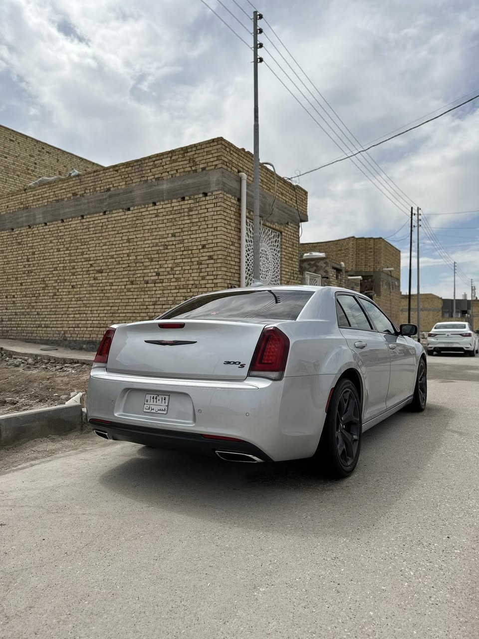 للبيع اوباما مديل 21 سياره كتاب ضباط دخول جديد كفاله عامه تقرير تعمل وتسير سياره فول عدا الفتحه رقم ذي قار ليأخذه ثاني يوم يرقمه بسمه سياره جديده بمعنه الكلمه ماشيه 100 مشي امريكا
مكان السياره الناصريه مركز 
السعر 270 وبيه مجال رجاآء الموشراي لايعلق وكلشي موجود بسوك ماتفيدك ربي يعوضك بل احسن 
رقم الهاتف (***********)
