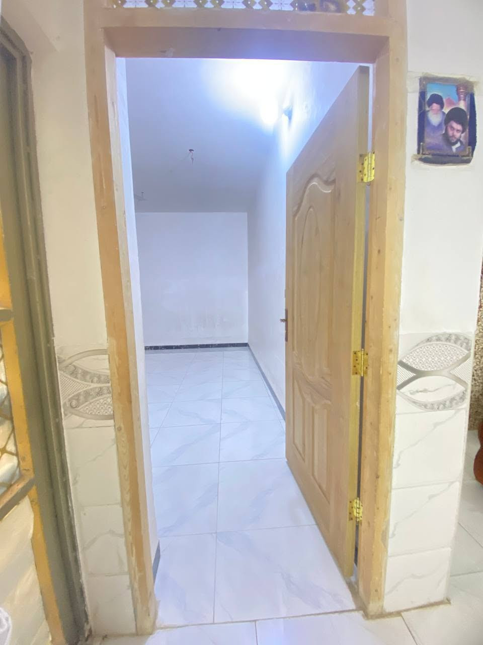 سلام عليكم من رخصت صاحب المنشور بيت بحي صدرين قرب اليهوديه  200متر سند 25 يتكون من صاله مجمع صحيات خارجيه مطبخ حار مطبخ بارد كلادور غرفتين نوم بناء حديث صار سنتين من كمنا بناء رجاء رجاءلا تكسر بحلال العالم اي ستفسار خاص لو اتصال ع رقم ***********
