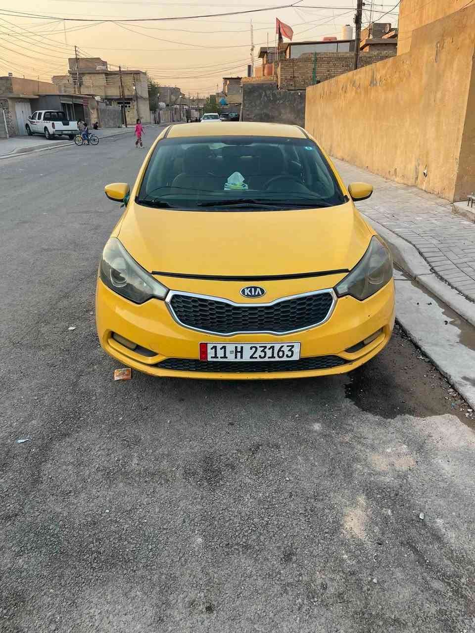 السلام عليكم فورتي 2016 وارد امريكي حادثها جاملغ امامي بدون دواخل مكينه 1800 دوش كير ومكينه لاصرف ولا بخار صدر تايرات تبريد كله جديد مصفره هيئه وغرامات بسمنه تحويل مباشر السياره جاهزه من كلشي مكانها بغداد السعر 97 وبيها مجال ***********
