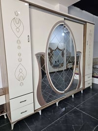 غرفه نوم ملكي • نظيف • انارات تشتغل