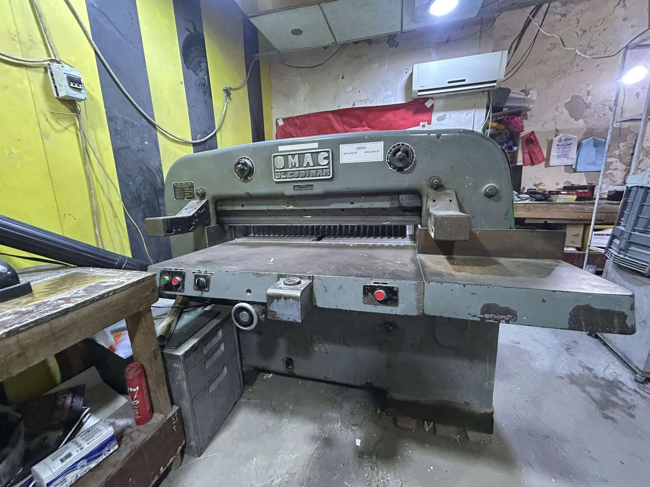 السلام عليكم مقص نو ع اوماك ايطالي قياس 105 سم حساسات شغال
———————————————————————————
ثانياً 

بريس حجم كبير مع قوالب جاهزة سبايرول
———————————————————————————ثالث

جهاز عمل ريكه وتخريم كهربائي

‭٠٧٧٦ ٥٦٧ ٦٥٧٩‬ للتواصل
