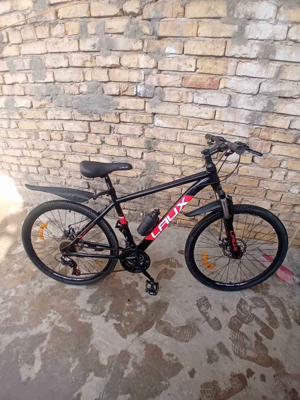 بايسكل رياضي للبيع حجم(٢٦)كيربداله بايدر(٣)نمركيربداله خلفي(٧)نمر
بريك أمامي وخلفي دسك نضافه(٩٠%)مستعمل قليل جدا  السعر(١٣٠)الف وبي مجال العنوان
(ديالى. الغالبيه. سيف سعد )للتواصل(***********) المقدادية, ديالى
