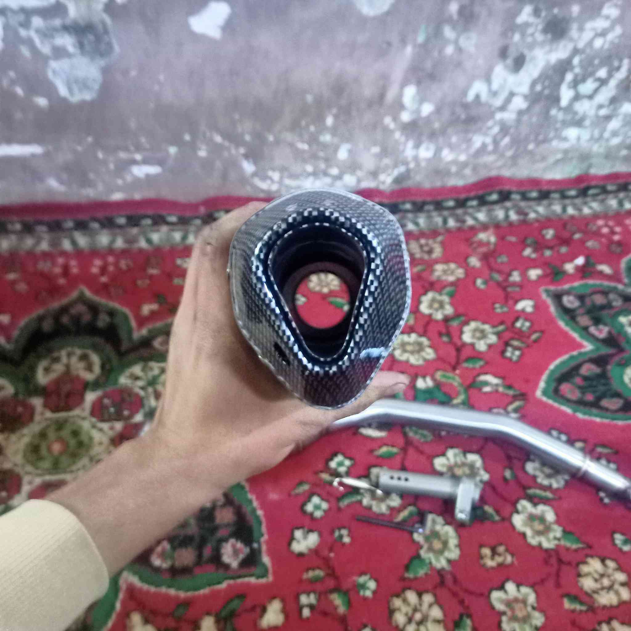 السلام عليكم صالنصه لبيع كاربون فايبر100وبه مجال الطيبين مكاني حي الجهاد *********** وبي واتساب
