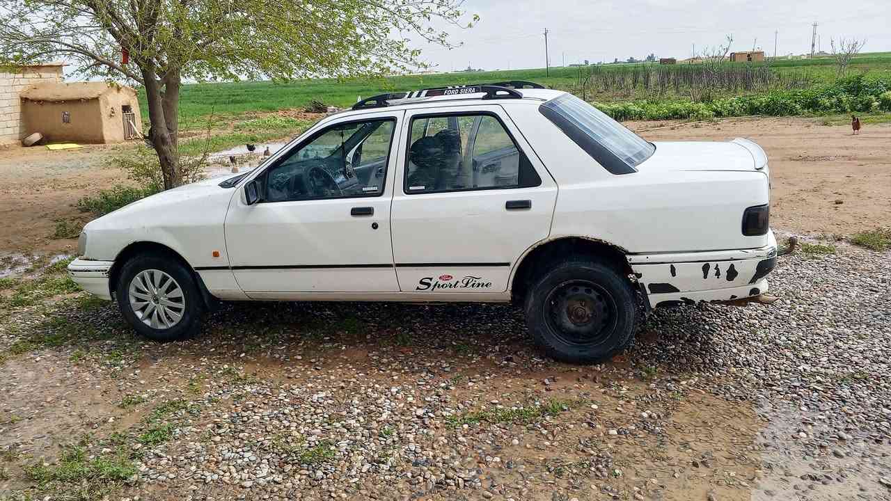 فورد سيرا موديل1992
نضيفه داخل خارج رقم كركوك سنوية لل28 تحويل شوكت متريد صدرها جديد  سعرها 22 وبيها مجال عنواني كركوك قضاء الحويجة للاستفسار ***********
