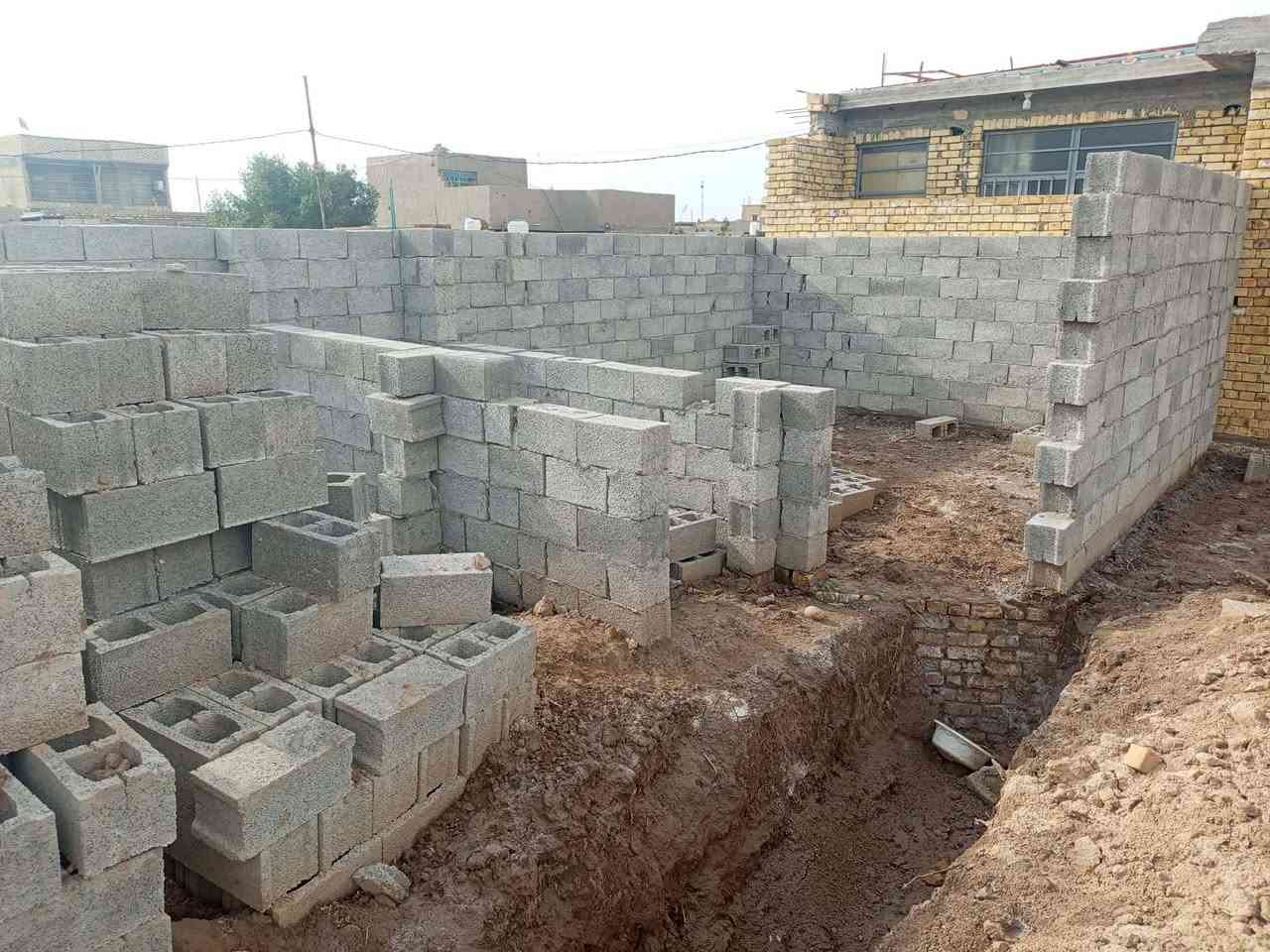 سلام عليكم هيكل 100متر للبيع في حي الحكيم السعر11مليون بيع مستعجل للستفسار اتصل علئ الرقم  *********** الشراي يتصل
