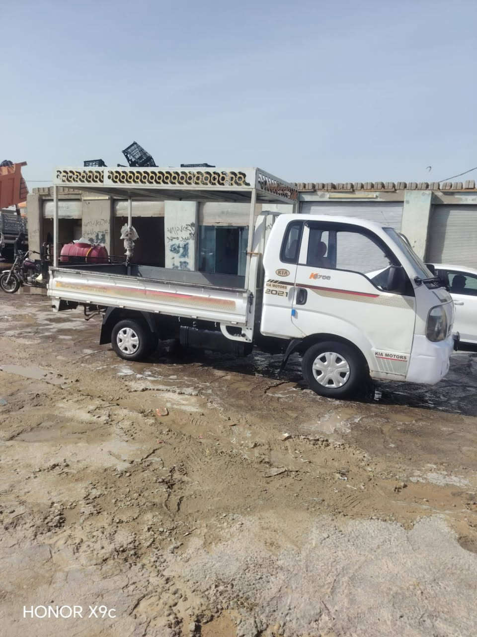 السلام عليكم كيا عموشه موديل 2015 مكفوله  رقم واسط باسمي مشروع وطني مكان السياره النجف السعر 108 وبيها مجال حك جيتك للاستفسار اتصل على ارقام التاليههه
 ***********
