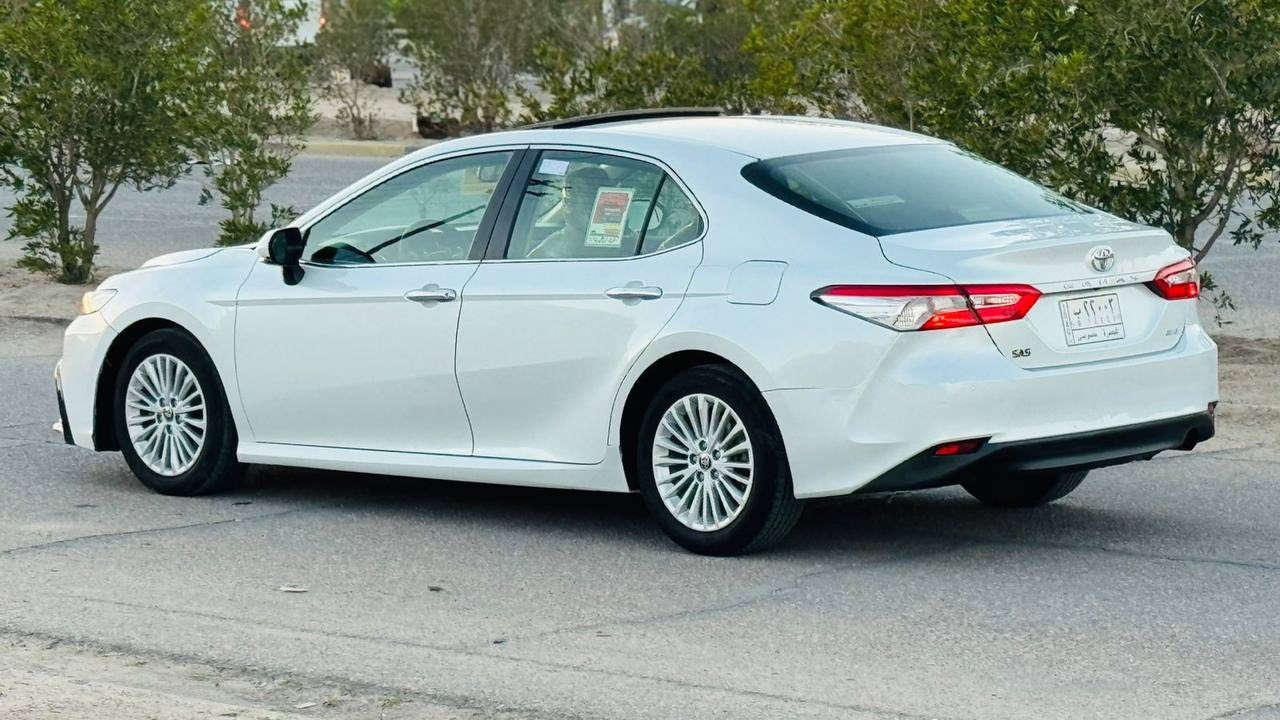 كامري 2019 خليجي GLE فول مواصفات 1/1 
ألون صدفي رقم بصره مميز سنويه 2028 تحويل ثاني يوم بيه قطعتين صبغ بيبان صفحه العبري بدون ضربه اثر شخط بسيط مكينه وكير وحداده تخم تاير اي نقص مابيه ماشيه 108 كم السعر 188$ورقه مجال بسيط 
عنواني البصره ***********
