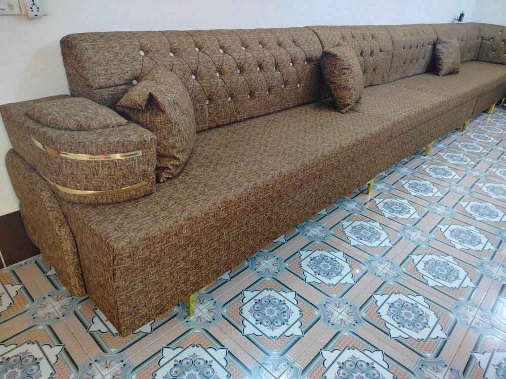 تم وصول وجبه دواوين جديده..  ديوانين  22 نفر 14 متر الموديل شانيل تركي . شغل اربيل درجه اولى كما موضح بالتصوير بلوك خشب اصلي مع كوشات عدد 6  ...الموقع شهربان بلور خلف الگراج قرب الحديقه الجديده للأستفسار اكثر الاتصال على الرقم التالي ***********
