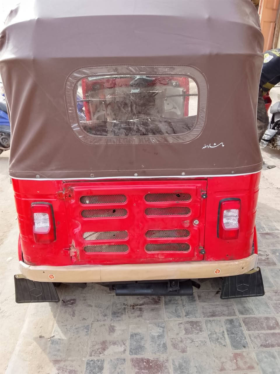 سلام عليكم تكتك طالعه ب18مديل17اوراق بسمي  كشر ومحرك وكهربائيات وحداديه طخم تاير جديد تكتك جاهزه للشغل السعر قفل 3600 مكاني كربلاء ***********
