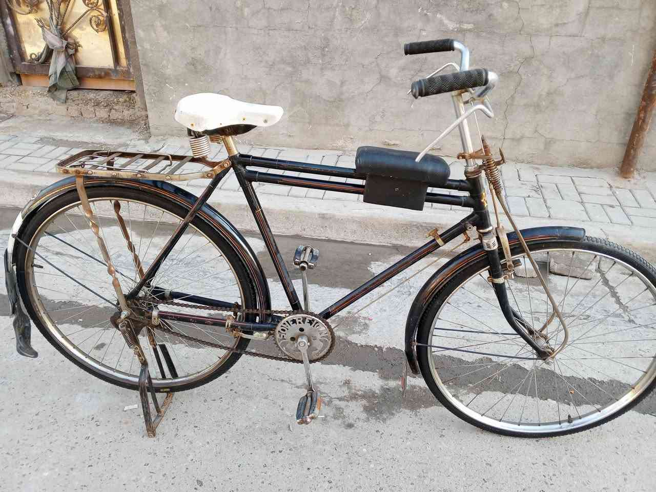 سلام عليكم عندي بايسكل هيرو هندي اصلي وبايسكل بناتي ياباني حجم ٢٦ ول هيرو ٢٨ السعر الهيرو ٨٥وبي مجال ول بناتي ٣٠وبي مجال الرقم  *********** العنوان بغداد الشعب حي البساتين
