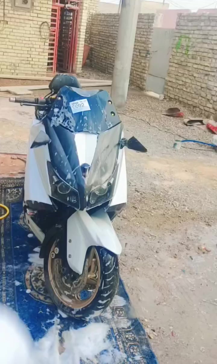 السلام عليكم شباب دراجه 14 تي ماكس والسعر خاص دراجه حلوه خير من الله بس شويه بيها نقوصات سهلات مكاني بغداد حي اور ولوياله مالاتها انا صابخهن يعني مو بلاديات وبيها صالونصه رياضي بيها تكوى بيها لايه زنون ابيض***********
