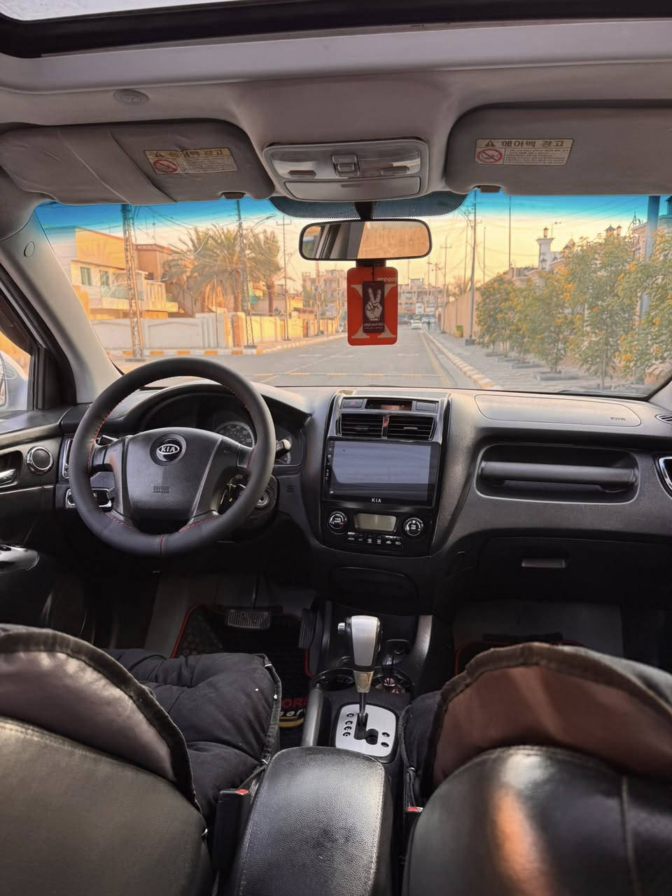 السلام عليكم شبابنا الطيبين افتح الفيديو وأسمعه للأخير حتى تعرف كل تفاصيل السياره لأنه طريقكم بعيد والنجاة في الصدق 
كيا سبورتج 2008 مكفولة كفالة عامه 
خليجي اربع سلندر فول مواصفات تحكمات وكشنات تدفئة وكامره وبعد هواي بيها مواصفات وسلايد روف السياره جاهزه مابيها برغي نقص وكهربائيات كلها شغاله وايرباك سليم أدامه كامله بلكات تايرات ونوزلات وفيت بم وصدر كلها جديد سياره كولش نظيفه بالعافيه على الي ياخذها سبيرها منازل والي يعرف بالسيارات راح يأكد كلامي 
بيها صبغ موضحه بالفيديو بكصة القمارة بسبب العارضه مال المجمع شخطتها وبدون معجون كد شبر فقط والباقي سليم 

مكانها الفلوجة غير متواجد في الخاص والبيع نقد بدون مراوس 

السعر١٢٣ وبيها مجال

***********
***********
