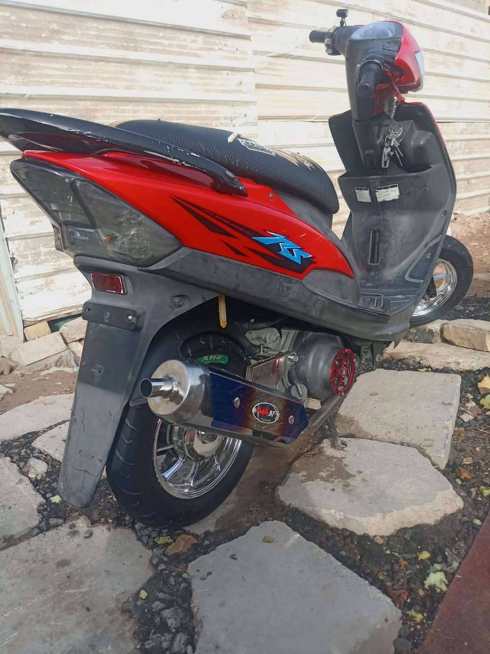 سلام عليكم دراجه ماكس عدله كفاله عامه ع شرط مافتوحه سعر ٧٠٠ *********** بي واتساب مكلف بنشر
