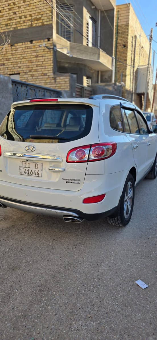 السلام عليكم
سنتافيا موديل 2012 خليجي
كفاله عامه من الصبغ والتبديل والفتح 
٦ سلندر 
فول مواصفات ١/١ 
7 راكب 
بصمه 
فتحه كشنات جلد 
كشنات كهرباء 
السياره فول للأخير 
سياره كير مكينه كفاله برغي ما مفتوح بيه 
سياره جديده بمعنى الكلمه
رقم بغداد باسمي تحويل ثاني يوم 
اتصال ***********
