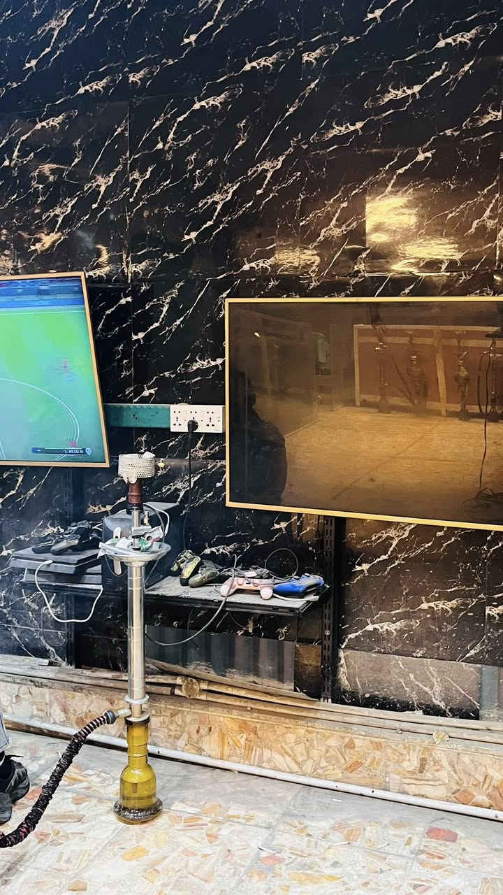 كوفي للبيع
كوفي دخانجي للبيع
السلام عليكم من رخصه ادمن كروب كوفي دخانجي للبيع مكان شارع المسبح ركن غسل المسبح
يحتوي على اكثر من ٥٠ ناركيله بابليه واكثر من ٢٠ ناركيله خشب ويحتوي على صالتين كما موضح بالصورة ويحتوي على غرفه حاسبات عدد (٨) حاسبات ويحتوي بلي فور (٢)
وعلى ٦ شاشات كبيرة ومطابخ اثنان وحماتات ٢ مساحه الكوفي ٣١٤م للاستفسار الاتصال على الأرقام التأليه
***********@إشارة @الجميع
