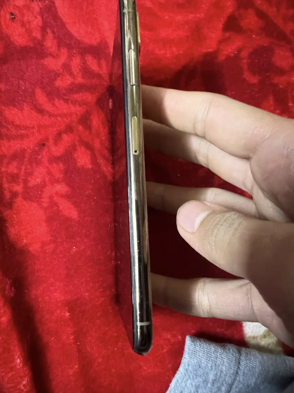 السلام عليكم ايفون اكس ماكس للبيع جهاز جديد ما مبدل اي شي بي بس عندك فطر ب الضهر و ما مأثر ع اي شي و تكدر تخلي كفر و ما يبين ذاكرة عملاقة 512 و بطارية 74 بس رقم نازل شحن كلش زين السعر 250 و بي مجال لطيبين العنوان البصرة الزبير الرقم للستفسار ***********
