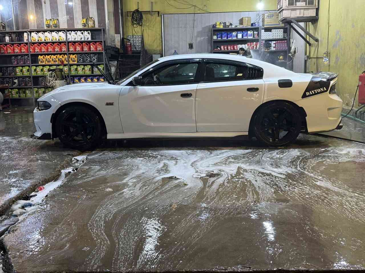 السلام عليكم ورحمة الله وبركاته.. 

جارجر مديل ٢٠١٩ أرتي هيمي سوبر تراك باك محرك ٥٧٠٠ رقم بغداد الجديد بسمي شخصياً

سيارة حادثها جاملغ امامي وبنيد وبيها تعمير بسيط باللغد شواصي سليمة وعندي السونار قبل شهر فاحص السيارة ولا كلوب مشتغل بالدشبول 

مواصفات السيارة كامرة خلفية مع حساسات لد متغير الأوان تحكم بالجهاز دواخل جلد احمر كشن حضن كهرباء أنارة لد داخلية بالكامل شفتات ستيرن مع دركة ويل نجمة الخصفة القوية اصلي حجم ٢٠ صوتها جداً راقي طرب بدون ازعاج 

سيارة حلوة ونظيفة ماشية ٧٠ ميل سعرها ٢١٠ وبيها مجال للطيبين بدون مراوس مكاني ناصرية مركز اتصال أو واتس أب على *********** تحياتي للجميع
