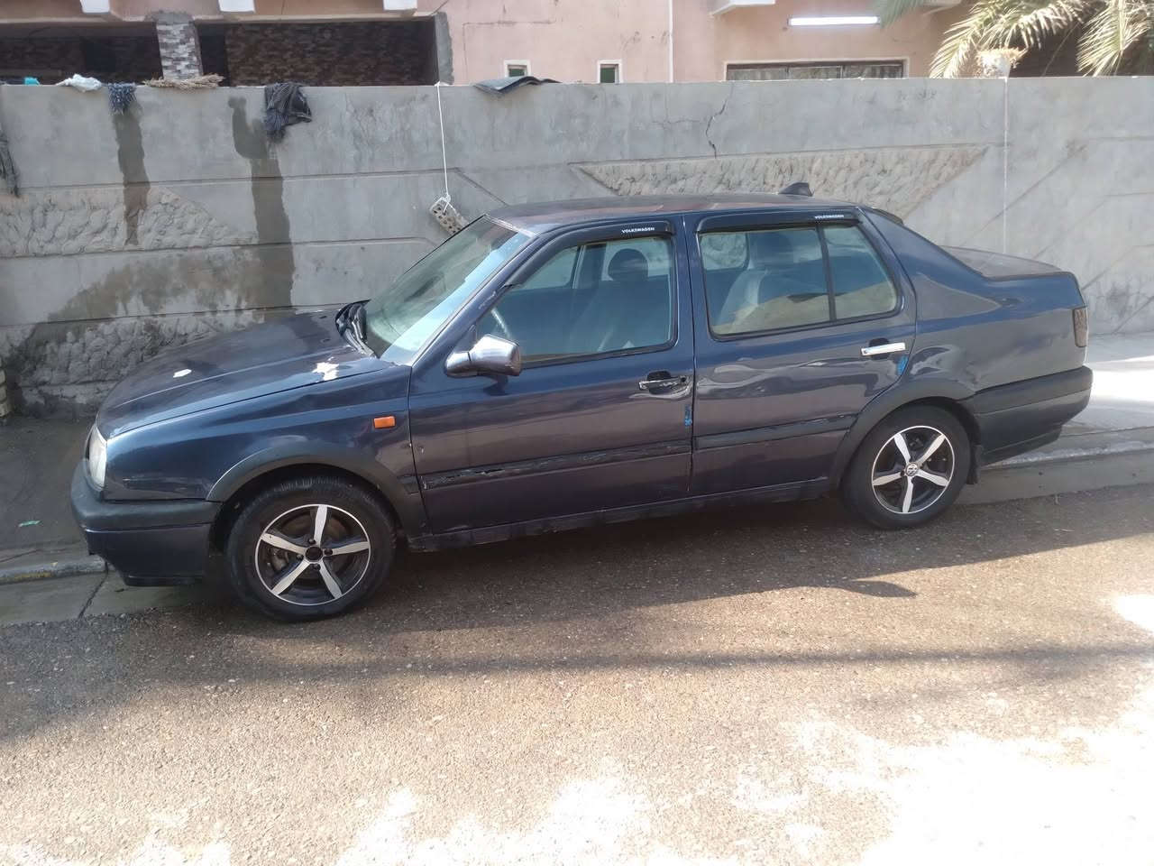 كولف فنتو محرك2000 كير اوتماتيك رقم بغداد دولي مصبوقه عام جماليه سياره نضيف السعر 45 وبيهه مجال اعتذر عن المراوس العنوان  الفلوجه المراسلة على الفيس اوالتصال ***********
